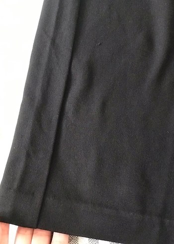 Stradivarius Kadın Siyah Rahat Kesim Kumaş Pantolon