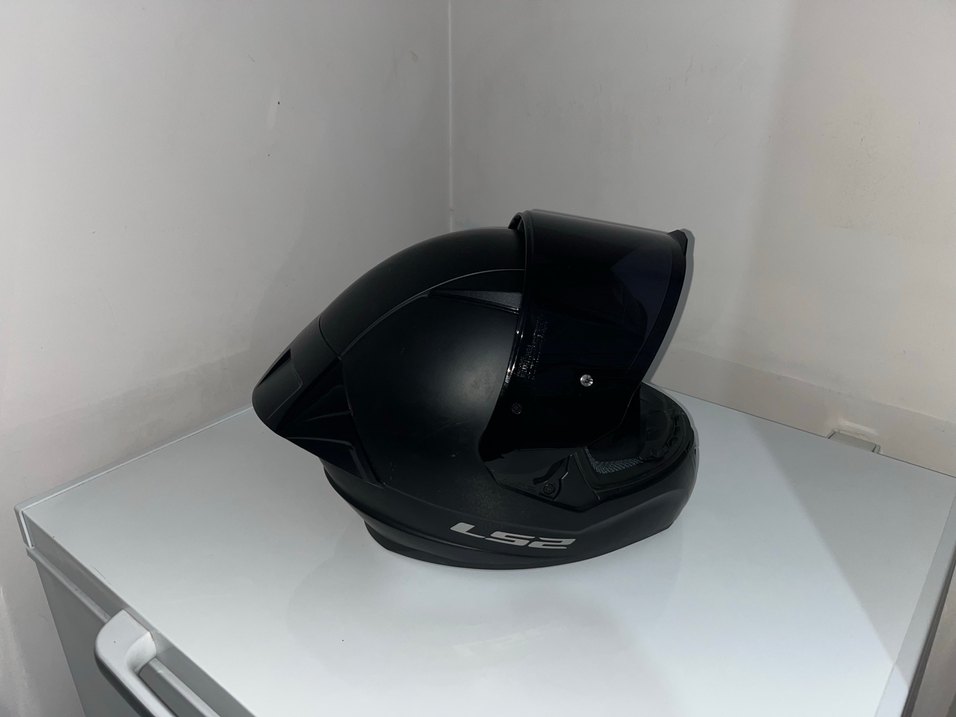 LS 2 siyah motorcu kaskı intercomlu - Görsel 3