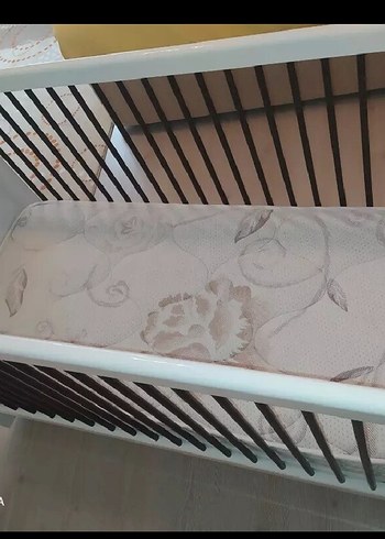 Beden İstikbal marka Beyaz ve Bebek Beşiği