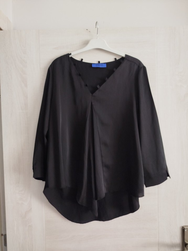 Zaraza Siyah V Yaka Bluz - Görsel 2