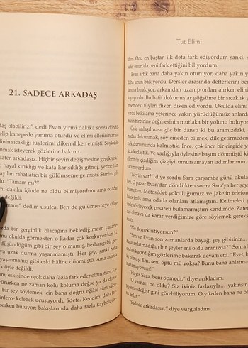 Tut Elimi - Rebecca Donovan - Görsel 7