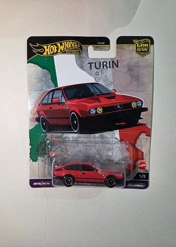 Kırmızı Hot Wheels Turin Oyuncak Araba