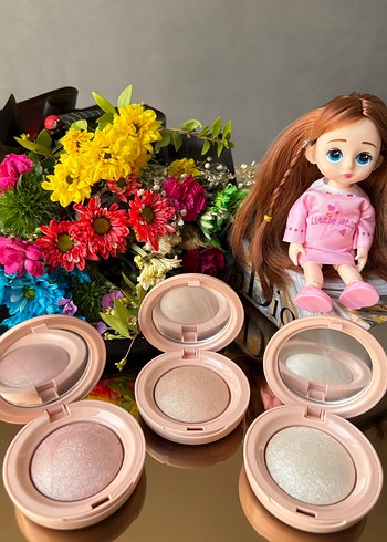 Diğer Rare Beauty Highlighter