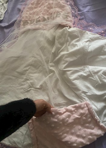 Dantel Detaylı Pembe Kız Bebek Kundak - Görsel 4