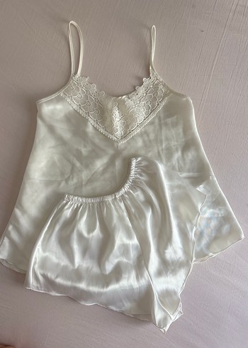 Beyaz Parlak Mini Dantel Detaylı Bohem Pijama Takımı