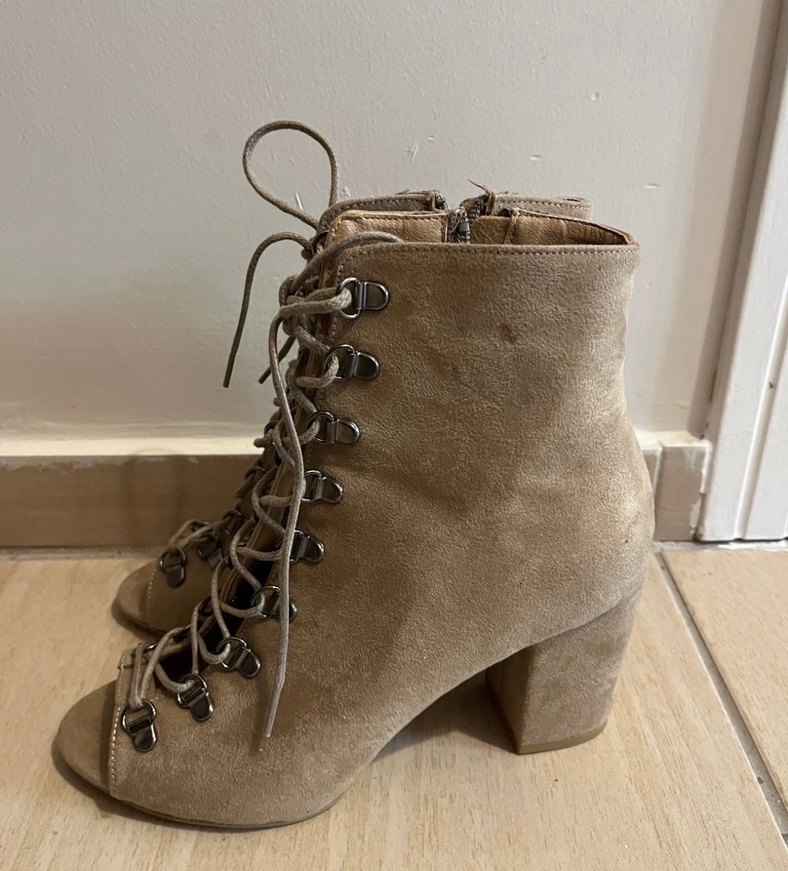 Bej Süet Bağcıklı Kadın Topuklu Bot - Görsel 3