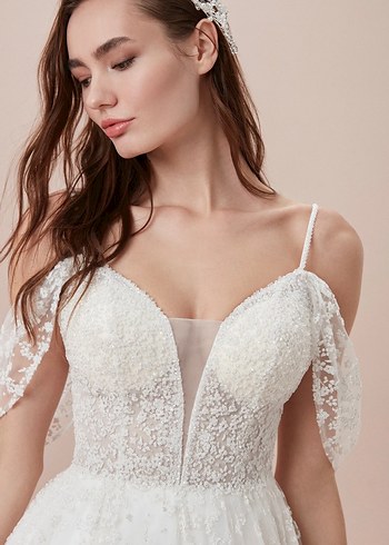 Straplez A Kesim Uzun Beyaz Gelinlik Oleg Cassini - Görsel 2