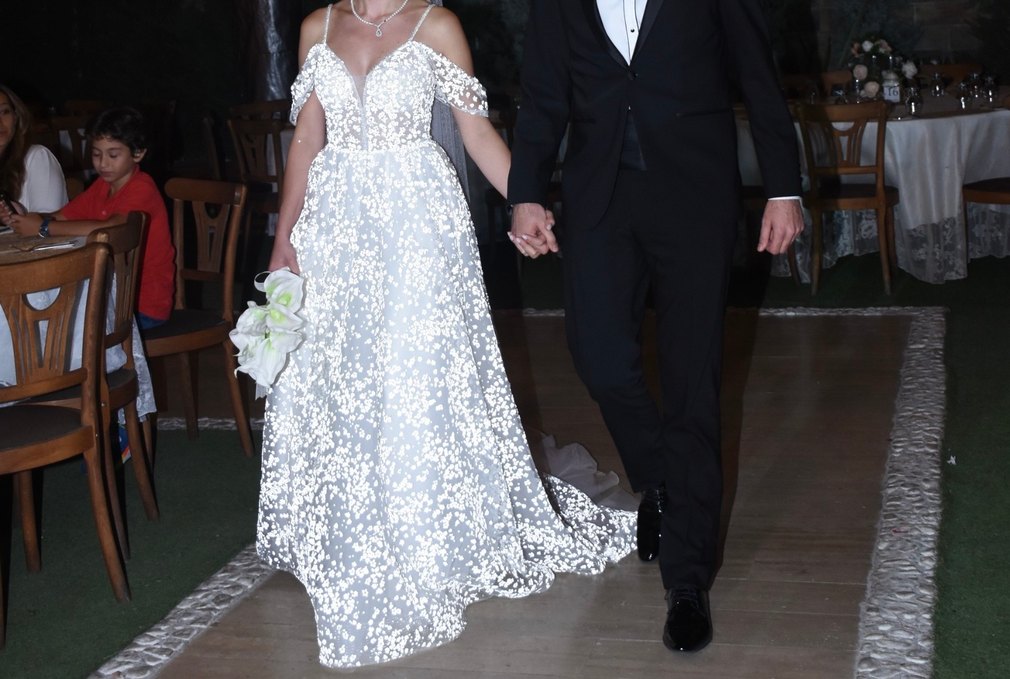 Straplez A Kesim Uzun Beyaz Gelinlik Oleg Cassini - Görsel 4