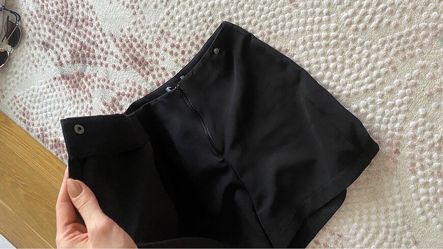 Stradivarius Siyah Stradivarius şort etek