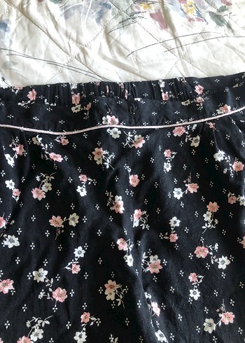 l Beden siyah Renk Çiçekli Siyah Pijama Takımı