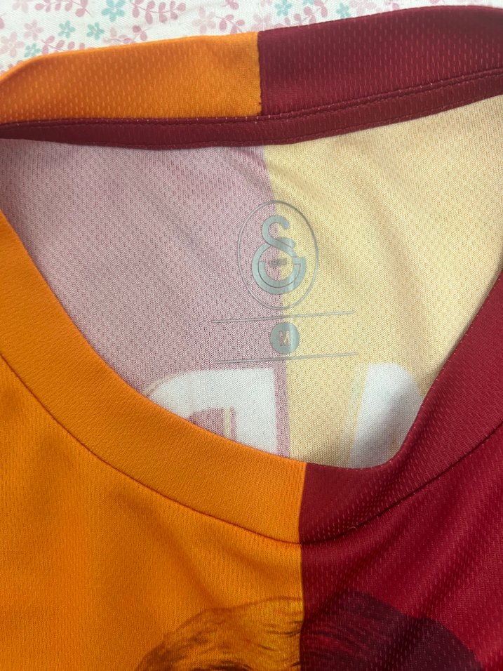 Galatasaray Bisiklet Yaka Tişört — görsel 3/5