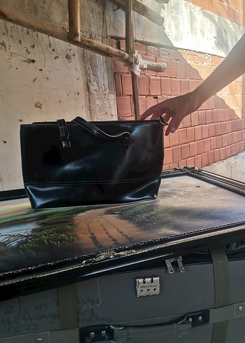Diğer Klasik Siyah Parlak Deri Kadın El Çantası