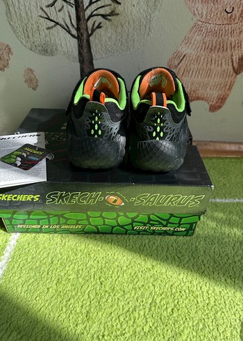 31 Beden Skechers ışıklı spor ayakkabı
