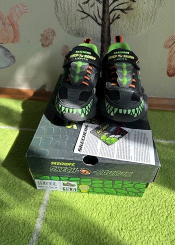 31 Beden yeşil Renk Skechers ışıklı spor ayakkabı