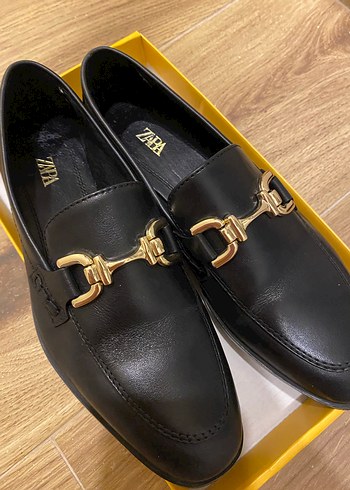 Altın Tokalı Siyah Deri Kadın Loafer