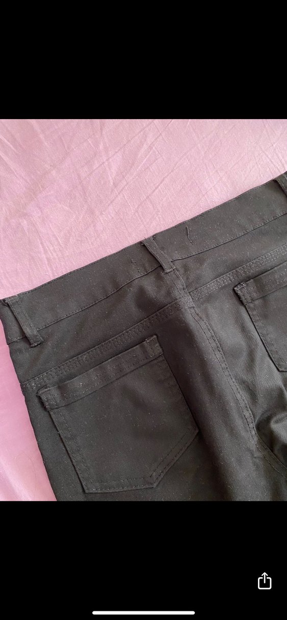 Siyah Kemerli Dar Kesim Pantolon - Görsel 4