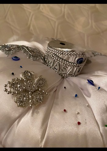 Beyaz Fırfırlı Düğün Aksesuarı - Görsel 2