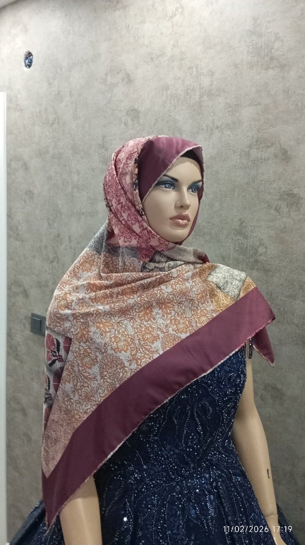 Kadın Çok Renkli Dökümlü Şal - Görsel 3