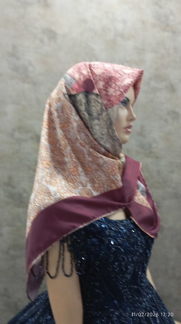 Kadın Çok Renkli Dökümlü Şal - Görsel 2