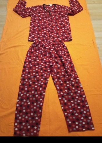 Kadın Kırmızı Puantiyeli Uzun Kollu Pijama Takımı