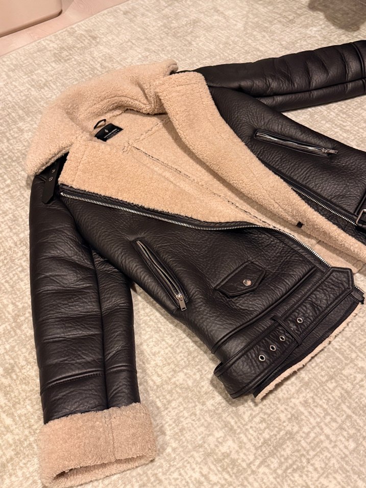Kürklü Bej Detaylı Siyah Deri Ceket - Görsel 4