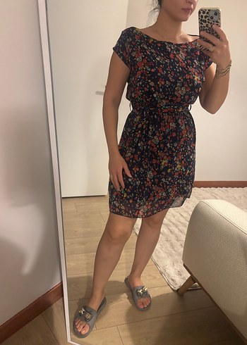 Astarlı Çiçek Desenli Beli Kemerli Günlük