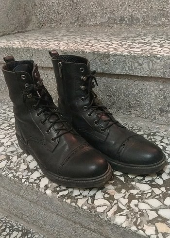 Siyah Deri Bağcıklı Fermuarlı Bot