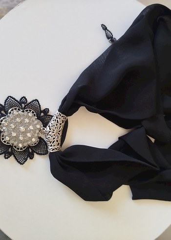 Dantel Detaylı Siyah Gotik Kadın Fular - Görsel 3