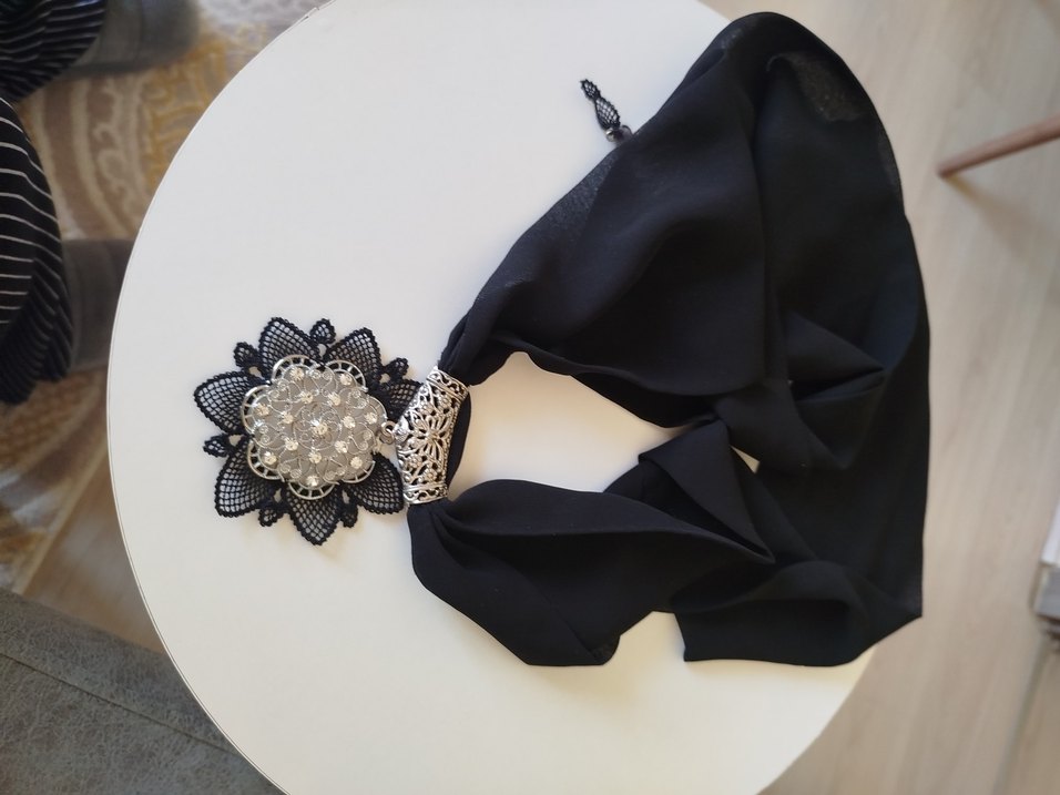 Dantel Detaylı Siyah Gotik Kadın Fular - Görsel 3