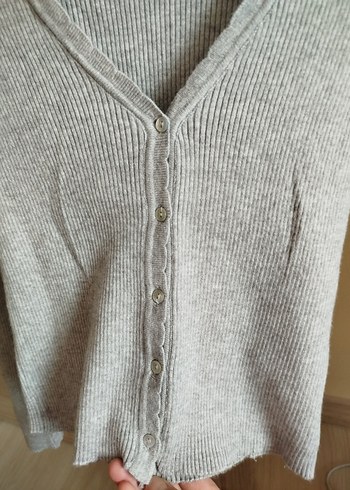 Gri V Yaka Düğmeli Triko Hırka - Görsel 2