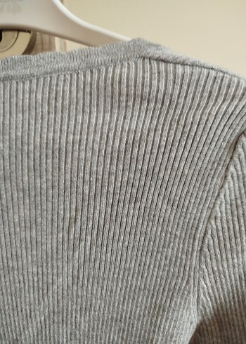 Gri V Yaka Düğmeli Triko Hırka - Görsel 6