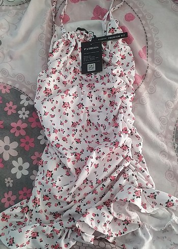 Beyaz Çiçek Desenli Mini Elbise - Görsel 3