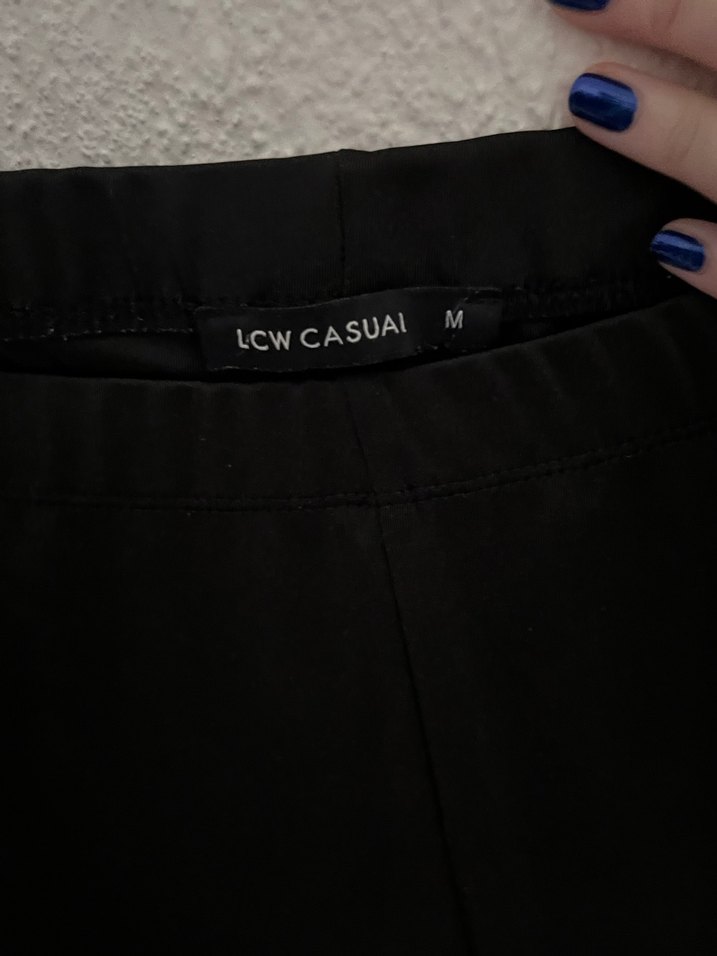 Siyah Kadın LC waikiki deri görünümlü  Tayt - Görsel 2