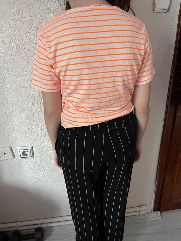 Turuncu Çizgili Kısa Kollu Kadın Tişört (2016) vibe - Görsel 2