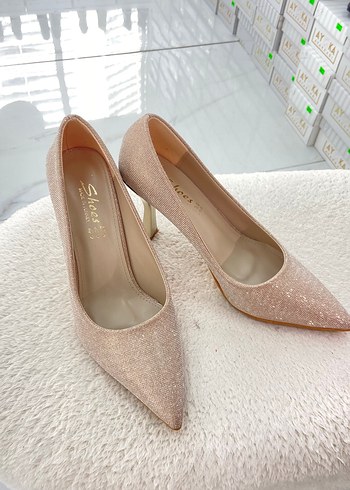 Gold Stiletto Kadın Topuklu ayakkabı