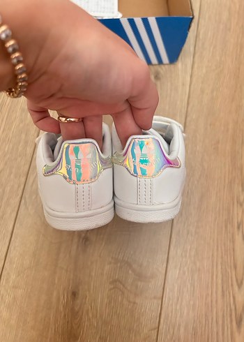 Kızlar için Beyaz Cırt Cırtlı Spor Ayakkabı - Görsel 4