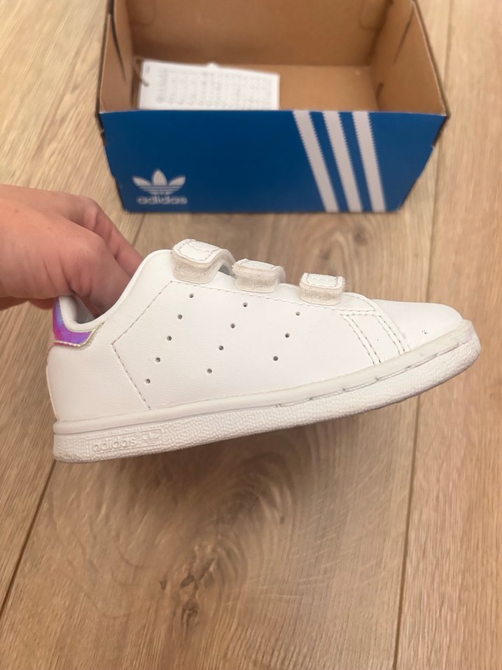 Kızlar için Beyaz Cırt Cırtlı Spor Ayakkabı - Görsel 2