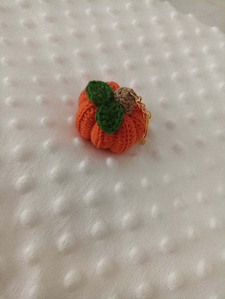 Turuncu Örgü Kadın Anahtarlık - Görsel 2