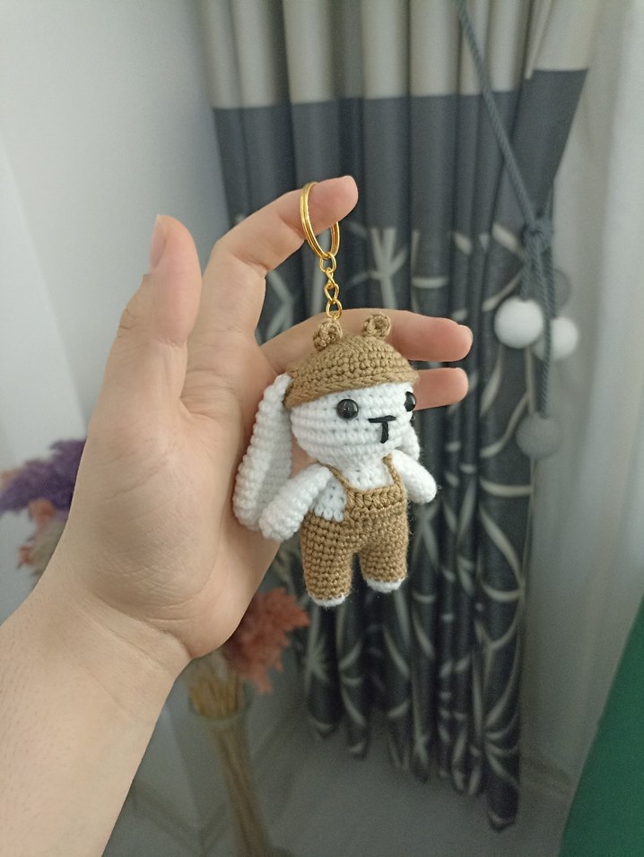 Bej El Örgüsü Tavşan Anahtarlık - Görsel 2