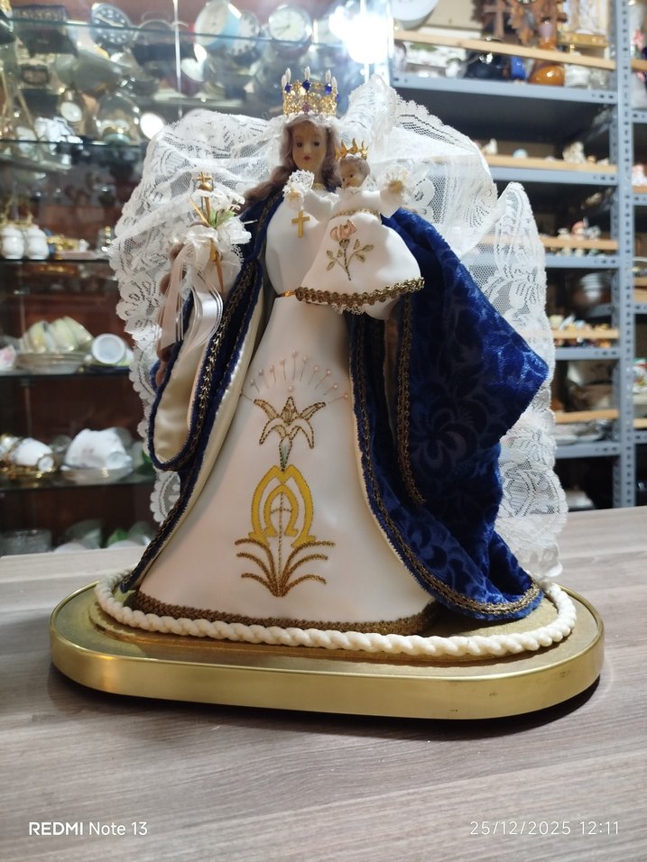 Mavi Kadın ve Çocuk Figürin - Görsel 2