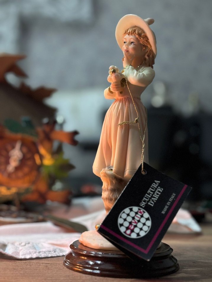 Bej Pastel Figürin, Claudio Vivian İmzalı - Görsel 3