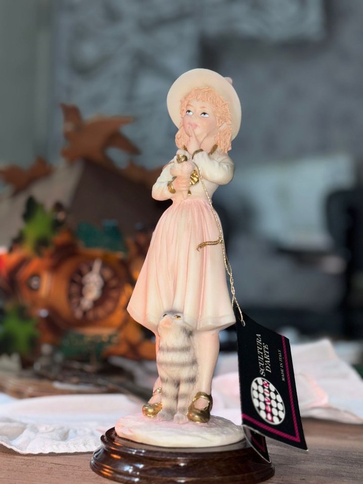 Bej Pastel Figürin, Claudio Vivian İmzalı - Görsel 2