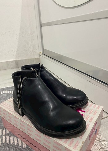 Siyah Fermuarlı Kadın Blok Topuk Bot - Görsel 3