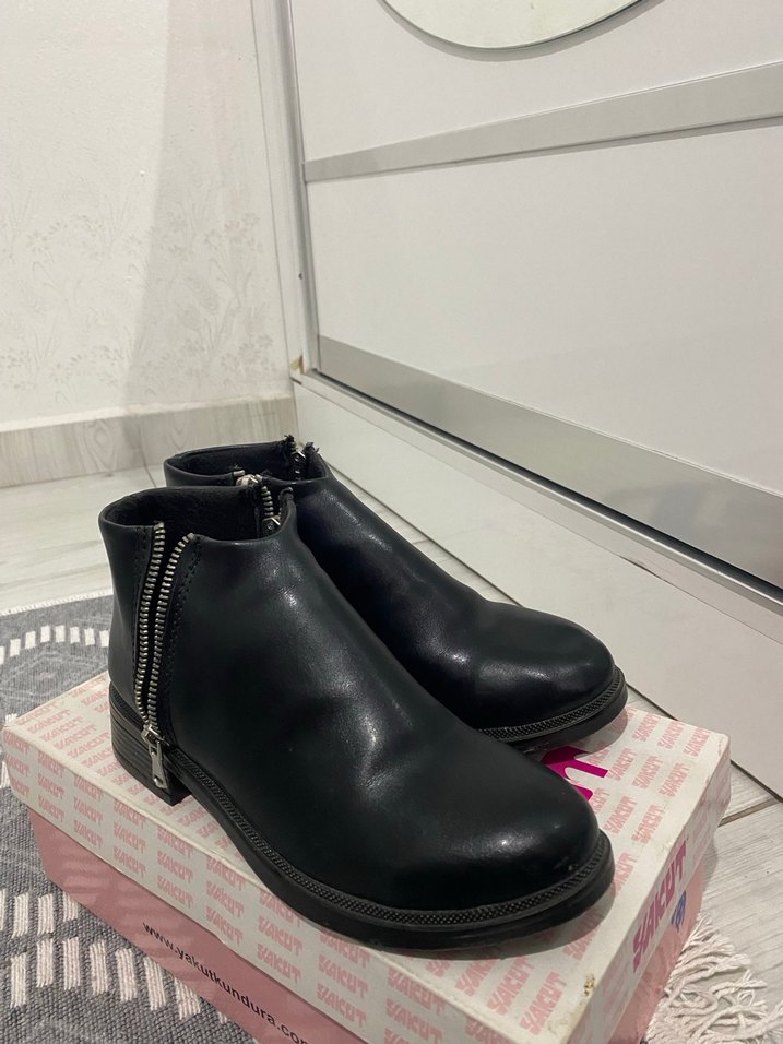 Siyah Fermuarlı Kadın Blok Topuk Bot - Görsel 3