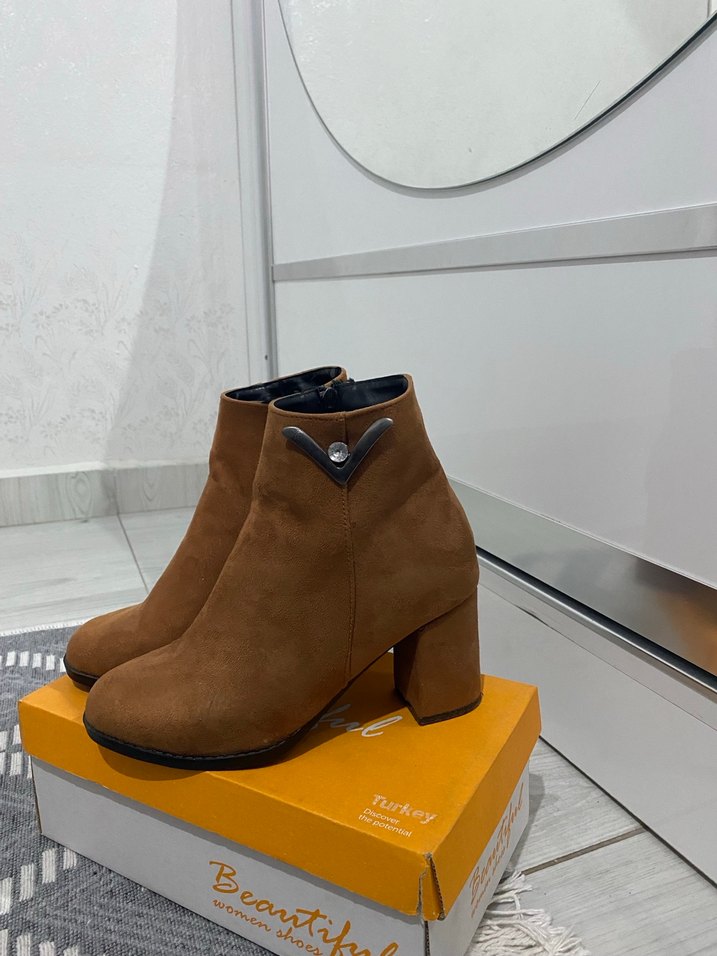 Kahverengi Süet Kadın Topuklu Bot - Görsel 2