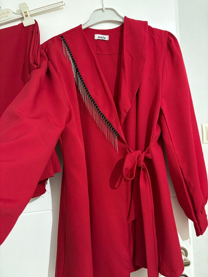 Kemerli Kırmızı Kadın Takım - Görsel 3