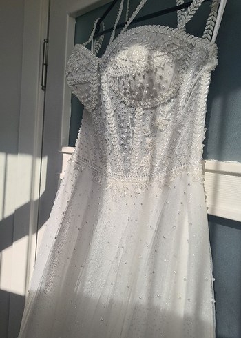 38 Beden Çarpraz Askılı İşlemeli Vintage Esintili Gelinlik