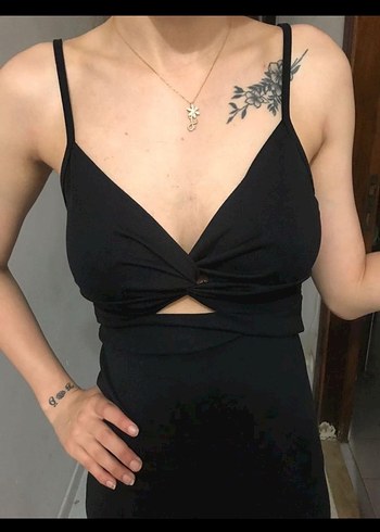 Siyah V Yakalı İnce Askılı Midi Elbise - Görsel 2