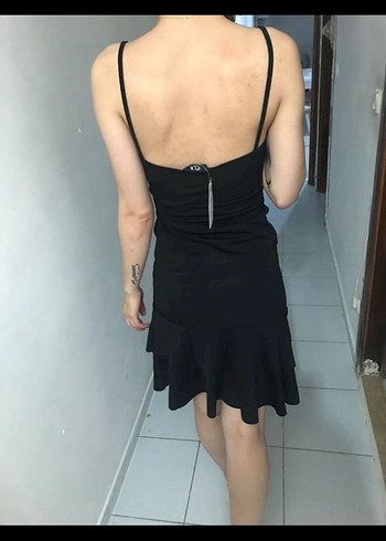 Siyah V Yakalı İnce Askılı Midi Elbise - Görsel 3