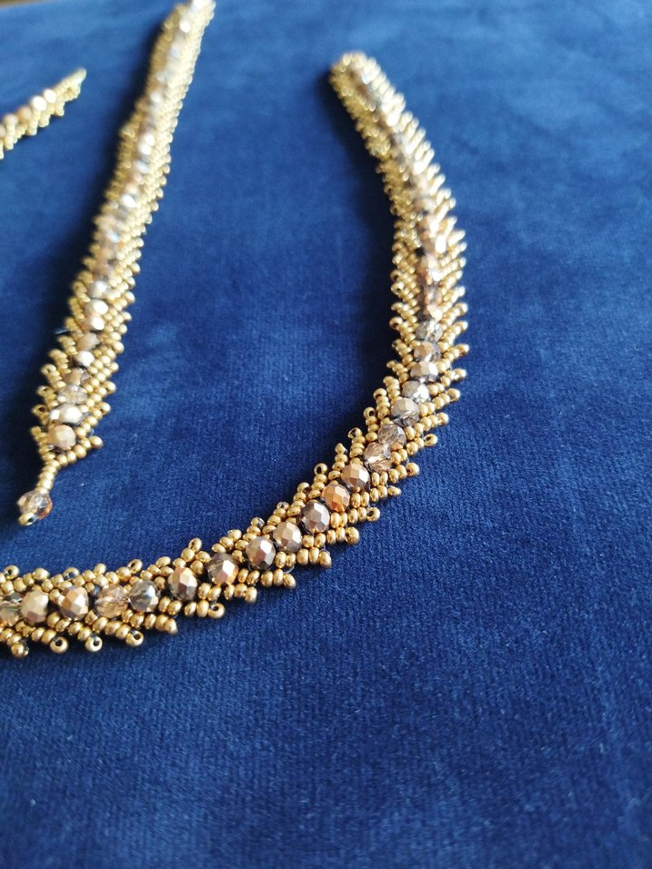 Altın Renk Zincir Detaylı Kısa Kadın Kolyesi ve Bileklik - Görsel 3